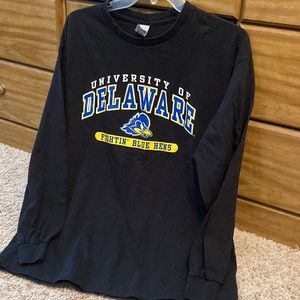 U of Delaware black long sleeve tee